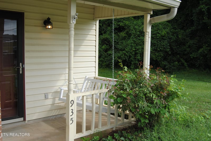 935 Chip Cove Ln, Knoxville, TN 37938