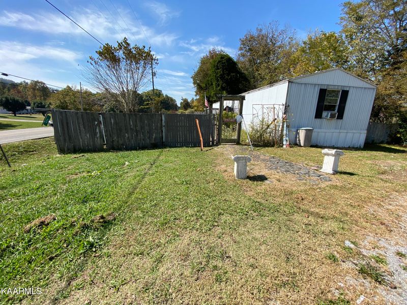935 E Hendron Chapel Rd, Knoxville, TN 37920