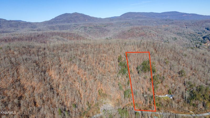 935 Frost Bottom Rd, Oliver Springs, TN 37840