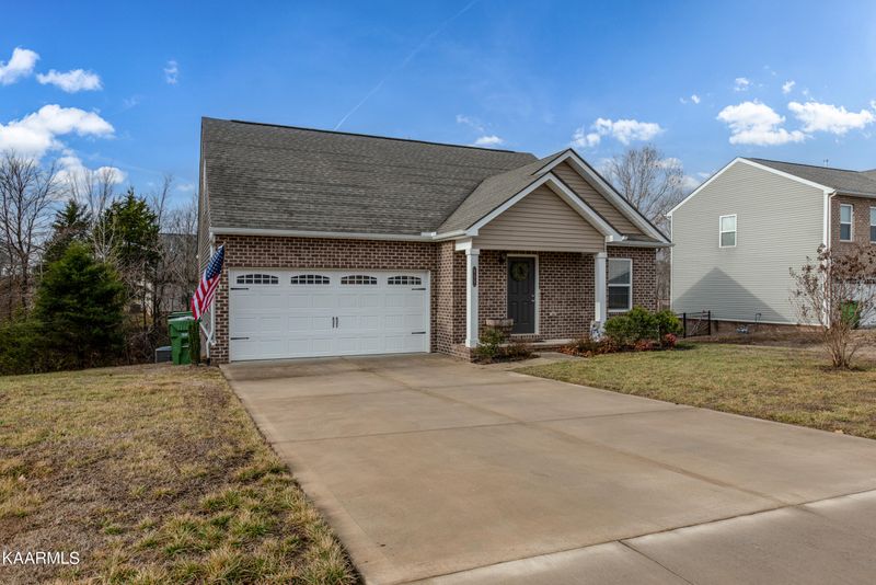 935 Spring Creek St, Maryville, TN 37801