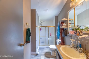 935 Summer St, Loudon, TN 37774