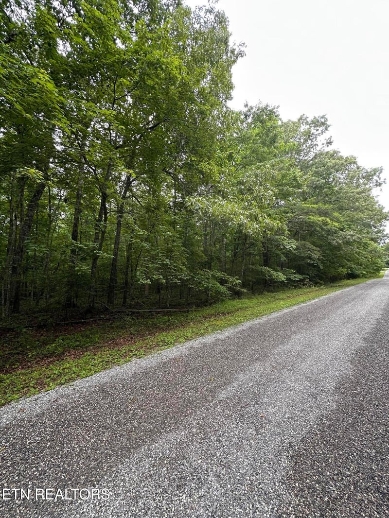 935 Veho Cir, Crossville, TN 38572