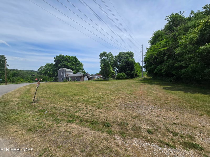 9354 Mascot Rd, Mascot, TN 37806