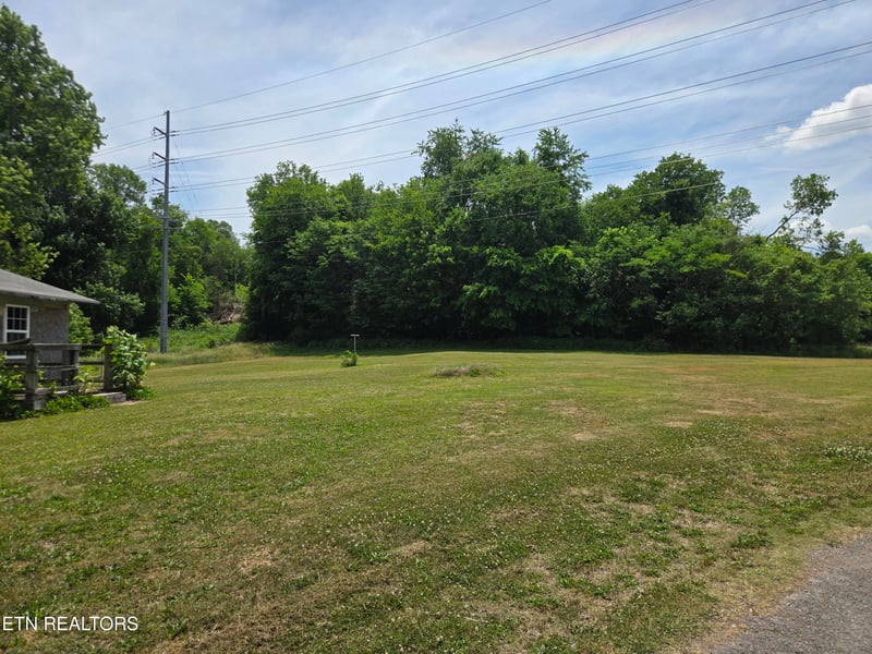 9354 Mascot Rd, Mascot, TN 37806