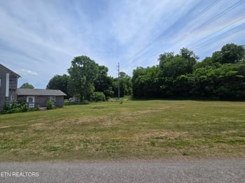 9354 Mascot Rd, Mascot, TN 37806