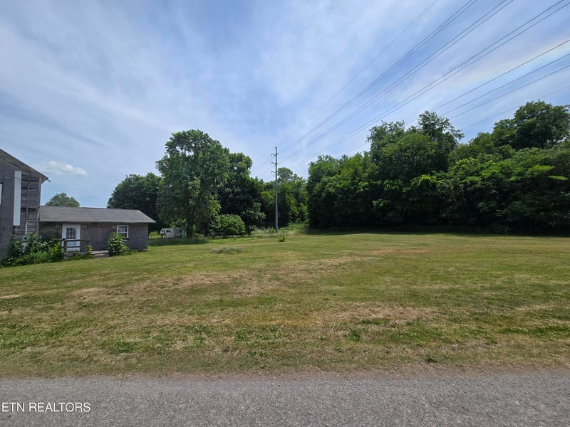 9354 Mascot Rd, Mascot, TN 37806