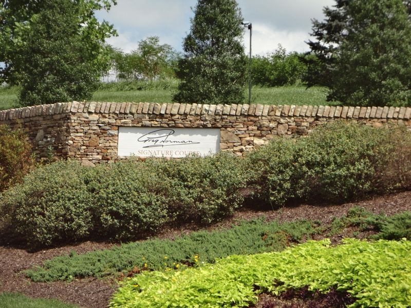 936 Indian Cave Dr, Loudon, TN 37774