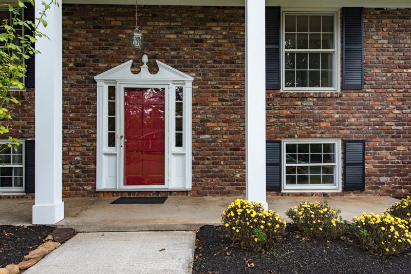 936 Ponder Rd, Knoxville, TN 37923
