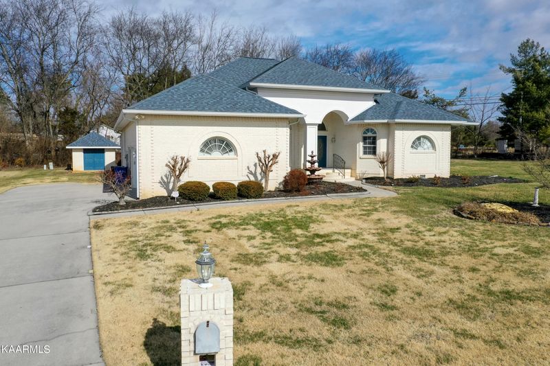 936 Southwick Dr, Alcoa, TN 37701