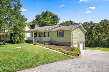 936 Stonecrest Dr, Maryville, TN 37804
