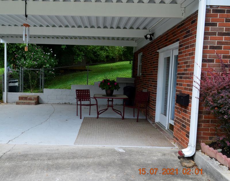 937 Chilhowee St, Harriman, TN 37748