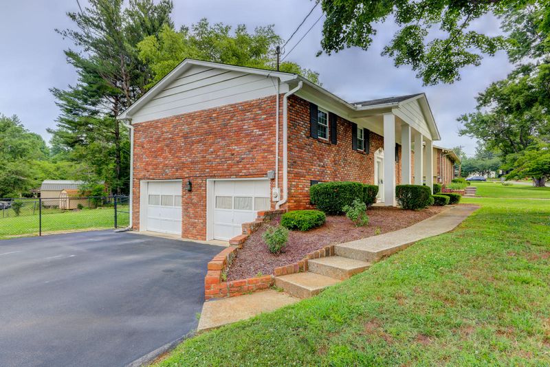 937 Roderick Rd, Knoxville, TN 37923
