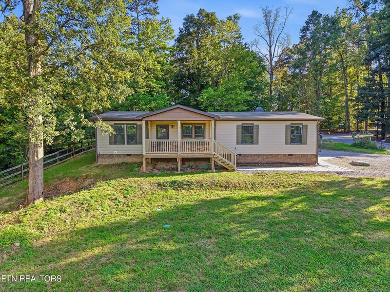 938 Mountain View St, Pigeon Forge, TN 37863