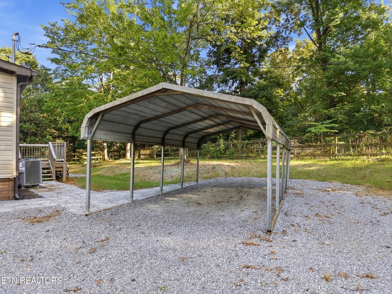 938 Mountain View St, Pigeon Forge, TN 37863