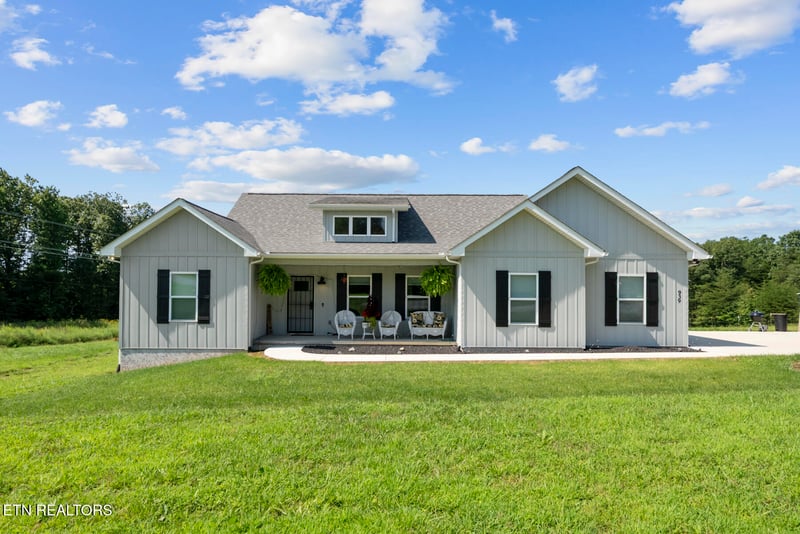 939 Clear Creek Rd, Crossville, TN 38571