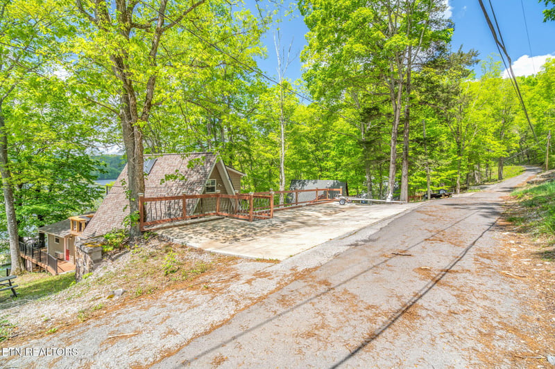 939 Flat Hollow Marina Rd, Speedwell, TN 37870