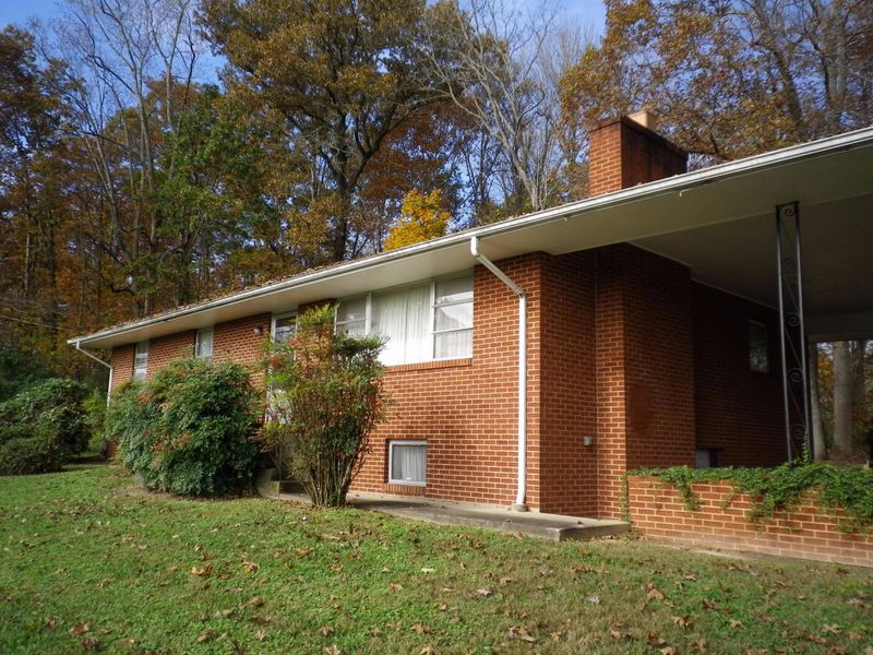 939 S Charles Seivers Blvd, Clinton, TN 37716