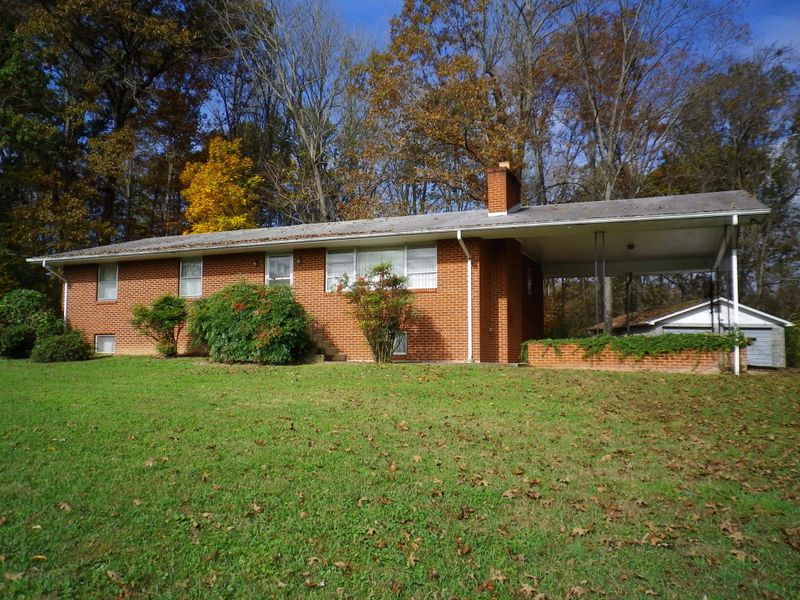 939 S Charles Seivers Blvd, Clinton, TN 37716
