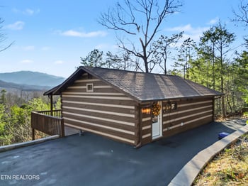 939 Vixen Rn, Gatlinburg, TN 37738