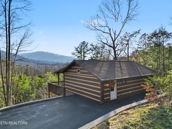 939 Vixen Rn, Gatlinburg, TN 37738