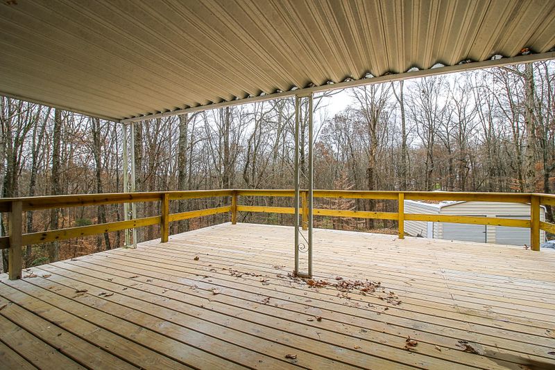 939 W Outer Dr, Oak Ridge, TN 37830
