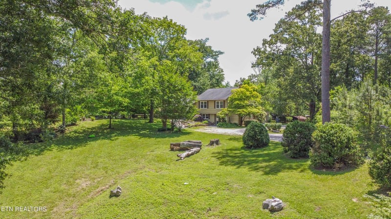 94 Reservoir Rd, Norris, TN 37828