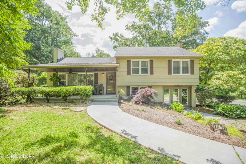 94 Reservoir Rd, Norris, TN 37828