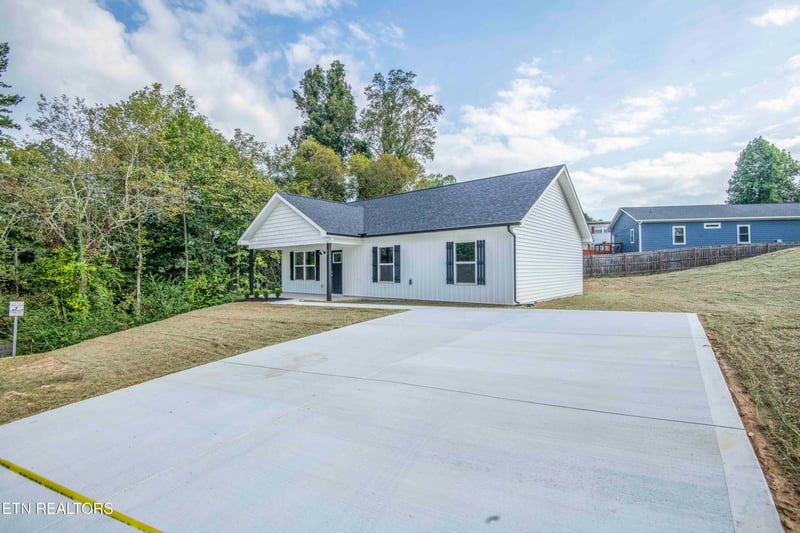 94 Wedgewood Rd, Oak Ridge, TN 37830