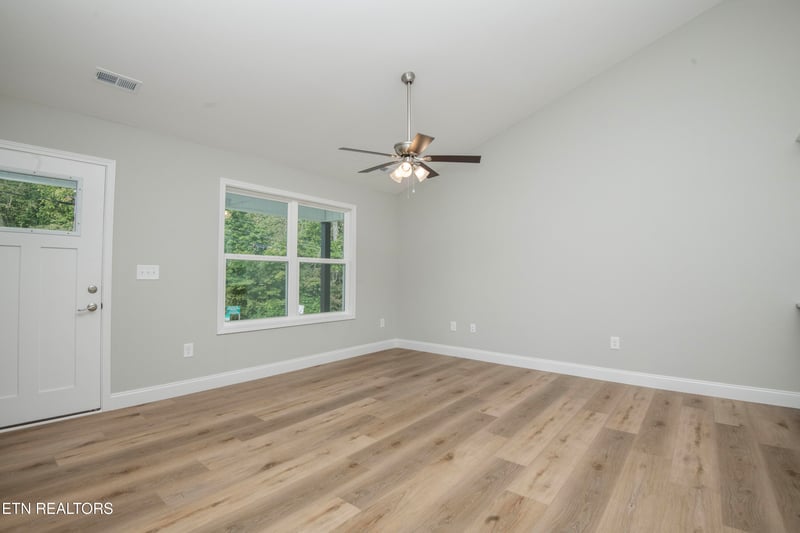 94 Wedgewood Rd, Oak Ridge, TN 37830