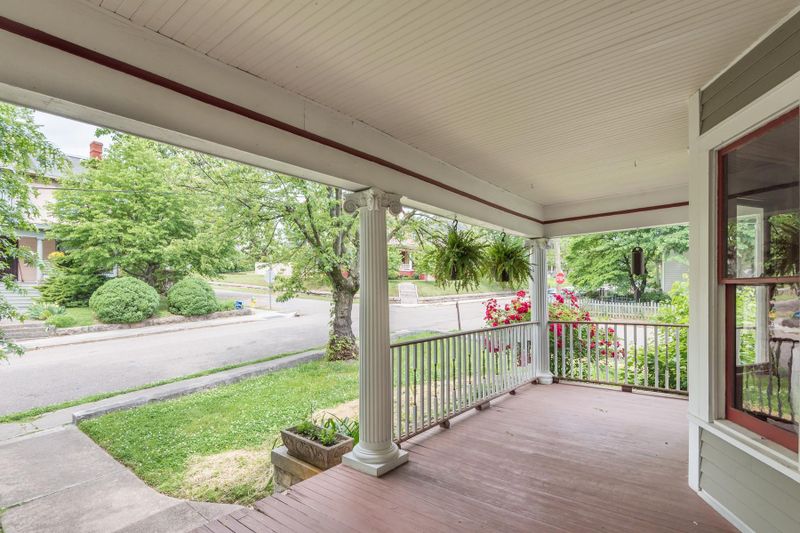 940 Eleanor St, Knoxville, TN 37917