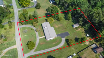 940 Riley Dr, Lenoir City, TN 37771