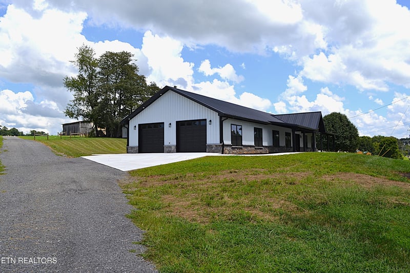 940 Thorngrove Pike, Strawberry Plains, TN 37871