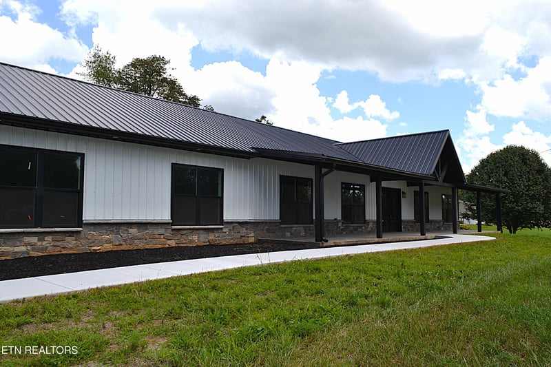 940 Thorngrove Pike, Strawberry Plains, TN 37871