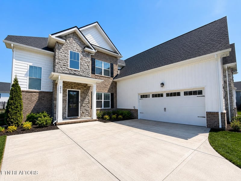 9400 Liberty Bell Rd, Powell, TN 37849