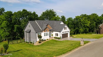 9401 Shirley Ann Rd, Kodak, TN 37764