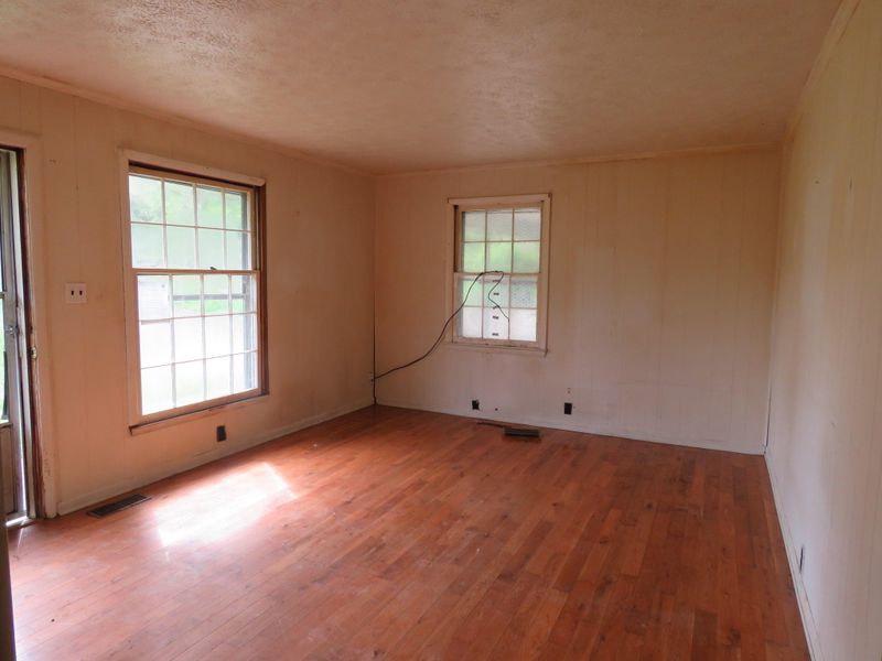 9401 Strawberry Plains Pike, Strawberry Plains, TN 37871