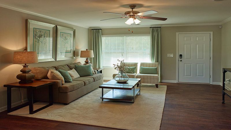 9404 Calla Lilly, Mascot, TN 37806