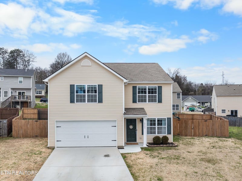9405 Calla Lilly Ln, Mascot, TN 37806
