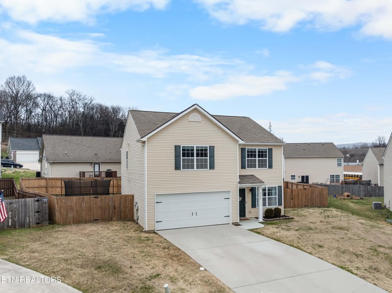 9405 Calla Lilly Ln, Mascot, TN 37806