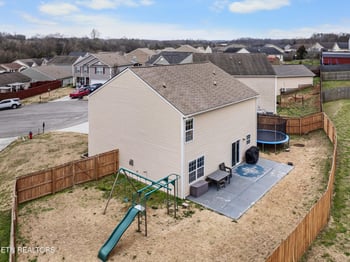 9405 Calla Lilly Ln, Mascot, TN 37806