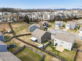9406 Cornflower Ln, Mascot, TN 37806