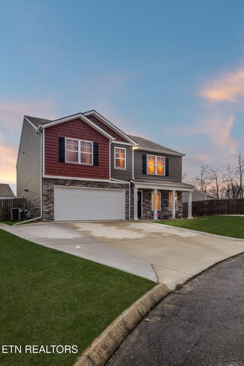 9406 Cornflower Ln, Mascot, TN 37806
