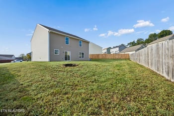 9409 Calla Lilly Ln, Mascot, TN 37806