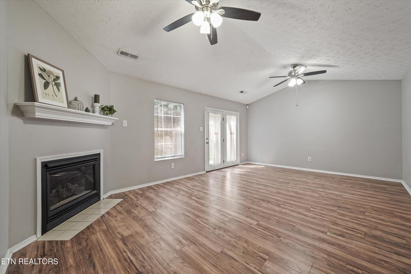 941 Ashley Michelle Ct, Knoxville, TN 37934