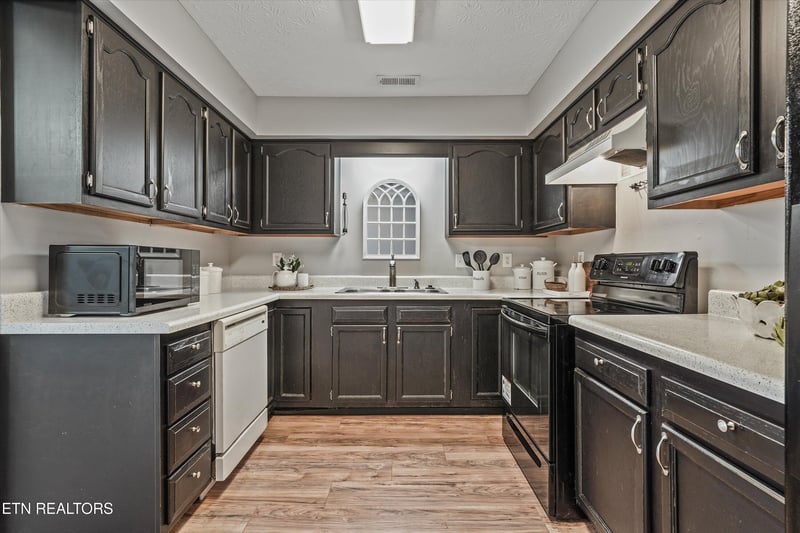 941 Ashley Michelle Ct, Knoxville, TN 37934