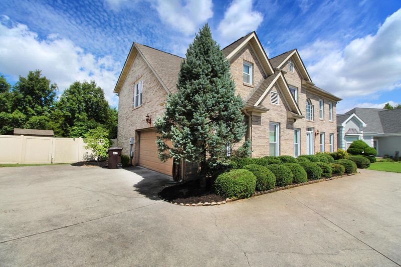 941 Garrison Ridge Blvd, Knoxville, TN 37922
