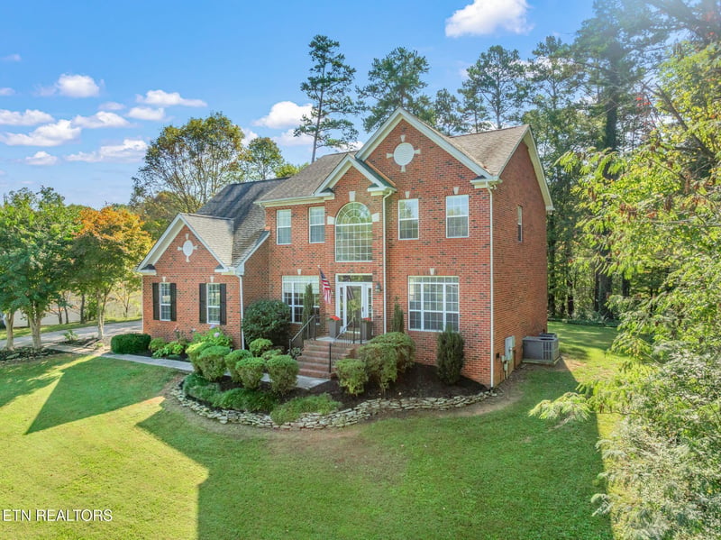 9414 Mill Sound Dr, Strawberry Plains, TN 37871