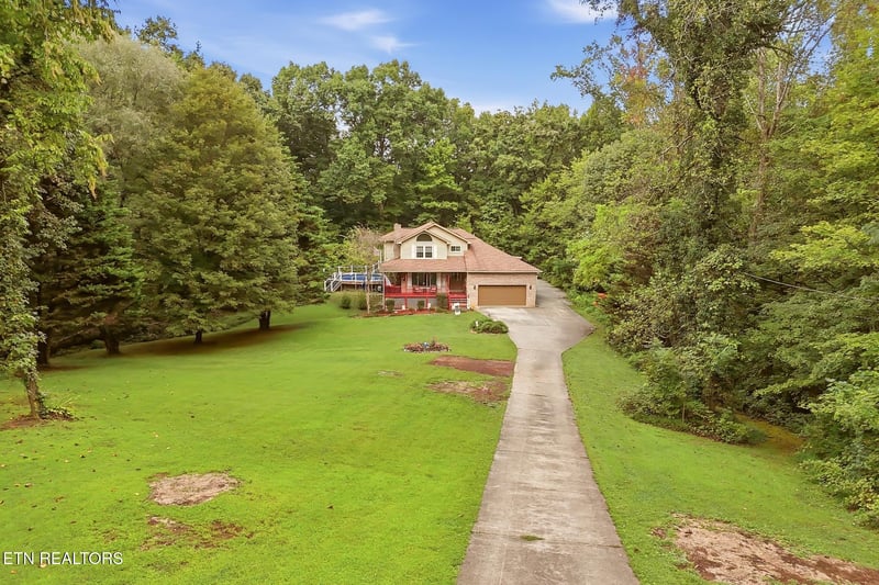 9417 Jim Loy Dr, Strawberry Plains, TN 37871