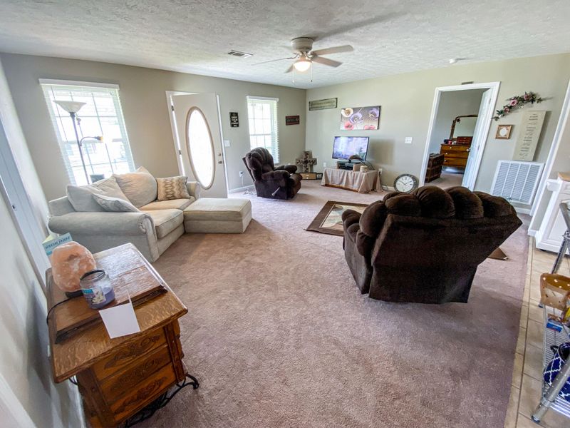 9418 Highbrook Ln, Mascot, TN 37806