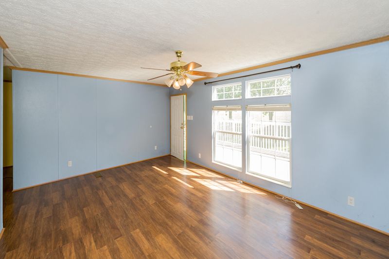 9419 Mascot Rd, Mascot, TN 37806